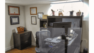 Plexiglass barrier illustration