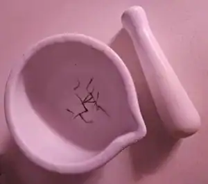 BBDNutrition - Herati saffron in mortar with pestle
